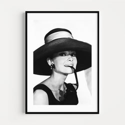 The French Print - Photographie N&B Hat Audrey Hepburn