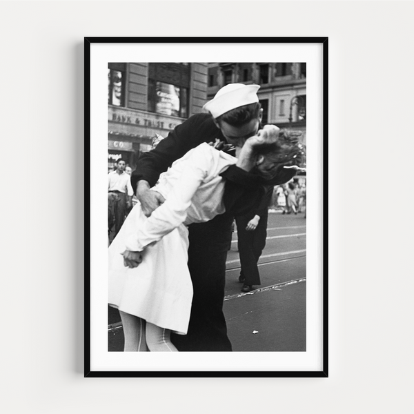 The French Print - Photographie Noir & Blanc Kissing The War, Goodbye