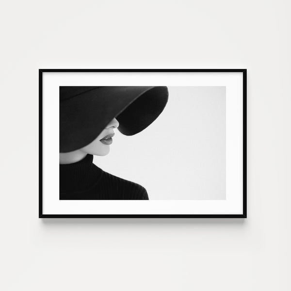 The French Print - Photographie Femme au chapeau, Noir & Blanc