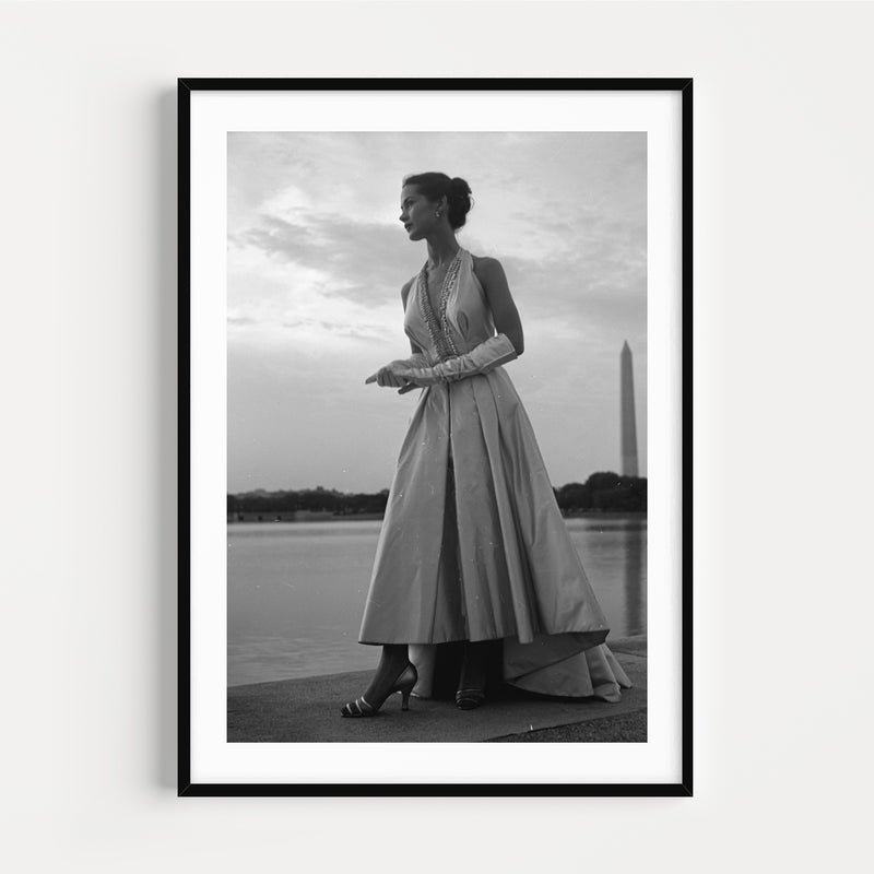 The French Print - Photographie N&B Fashion Model at Tidal Basin, Toni Frissell