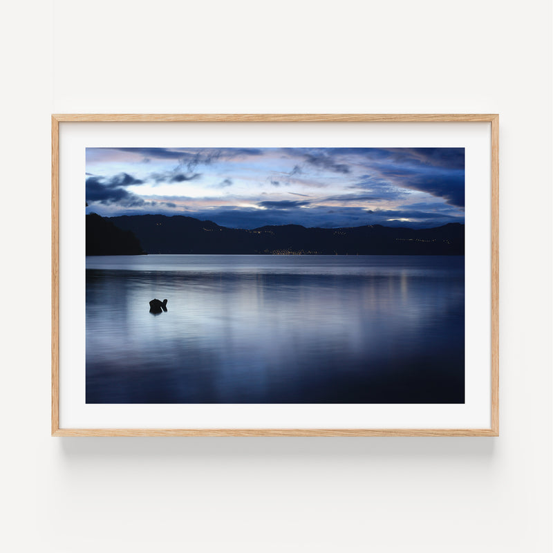The French Print - Photographie Attitlan Lake from San Marcos Dock